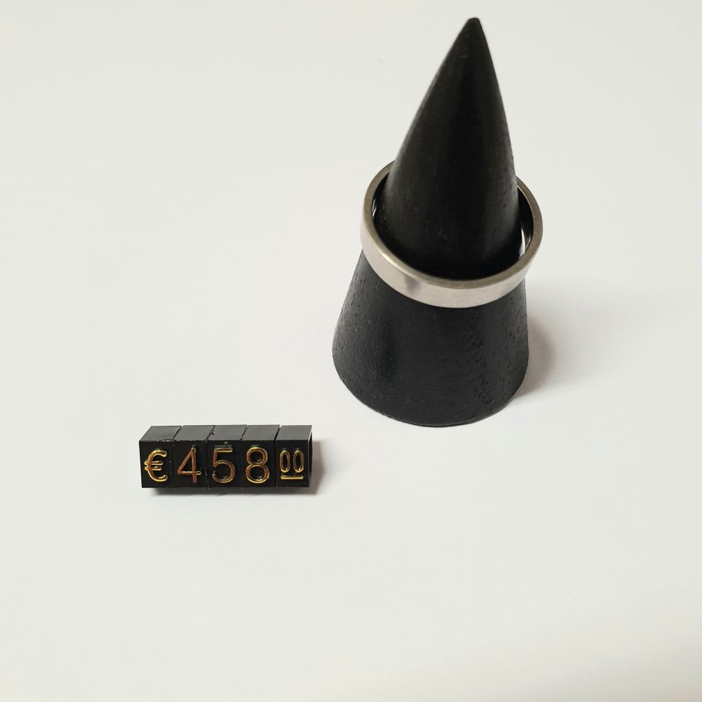 Nouvelle Medium Price Cube Kit The Display Centre