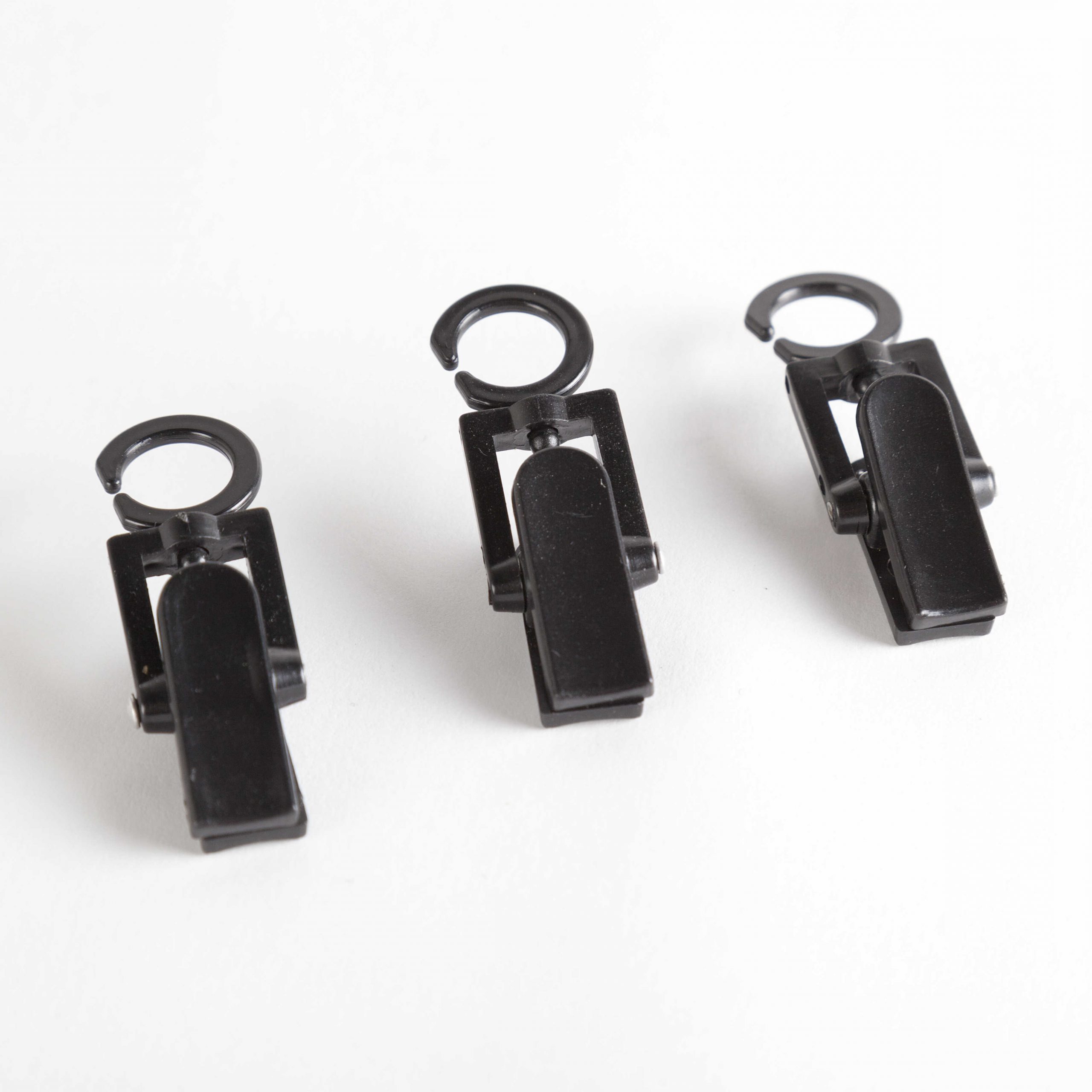 Black Or White Small Swivel Pegs