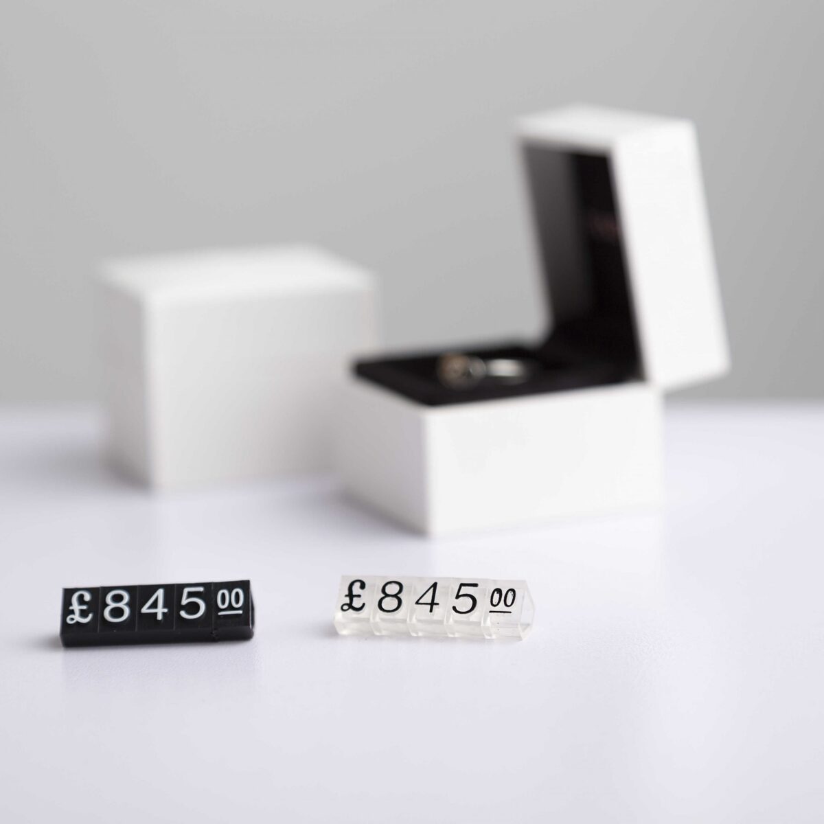 Nouvelle Large Price Cubes - Extra Characters
