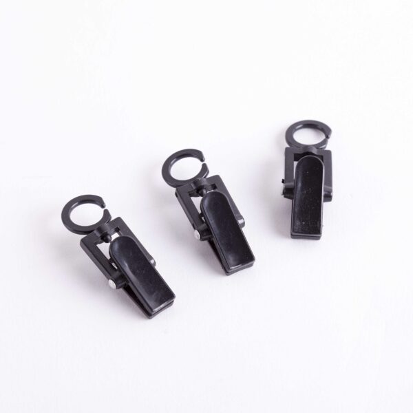 Black Or White Small Swivel Pegs