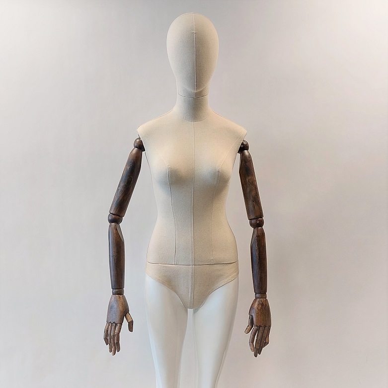 Articulated Female Mannequin