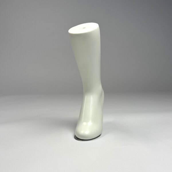 215323 Matt White Female Mannequin Foot