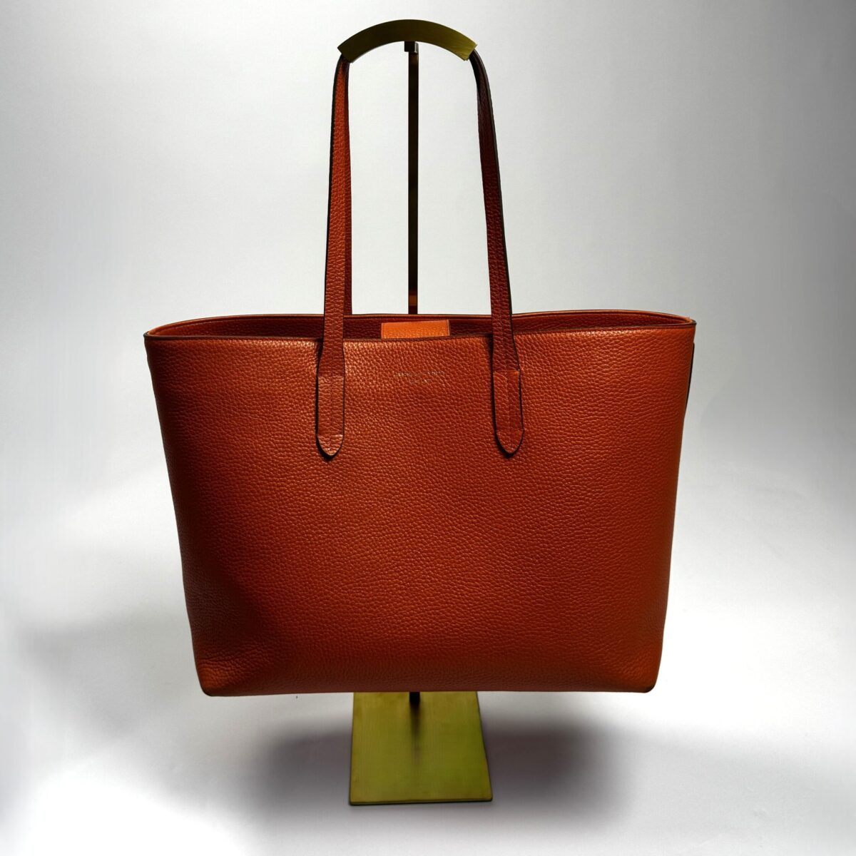 300142 Gold Handbag Stand (2)